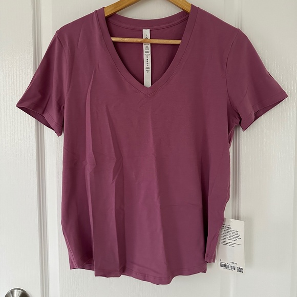 lululemon athletica Tops - Lululemon love vneck